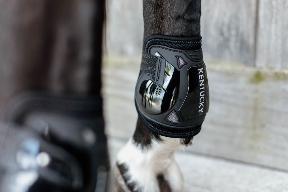 KENTUCKY® HORSEWEAR Streichkappe Moonboots Air, schwarz