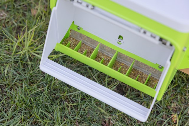 KERBL SmartCoop Futterautomat mit Schutzklappe