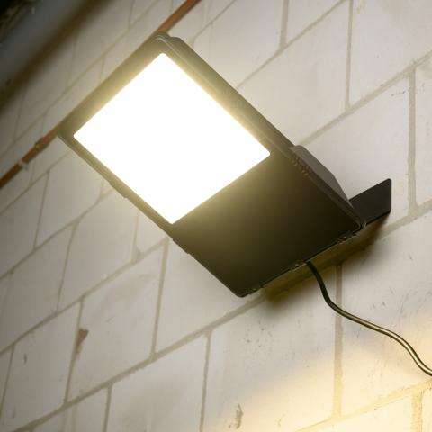 SHADA Strahler - 150 W 24000 lm 4000 K IP66 - CREE LED - Sosen Netzteil 
