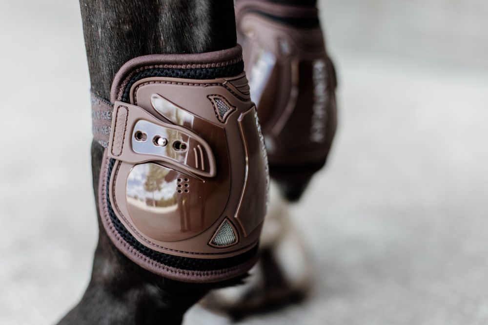 KENTUCKY® HORSEWEAR Streichkappe Moonboots Air, braun