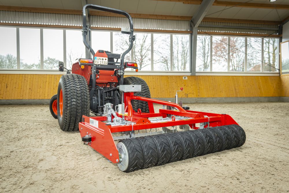 KNEILMANN® Reitbahnplaner Typ 4 Xpert mit Quad-Anhängung, Schwenkachse mechanisch
