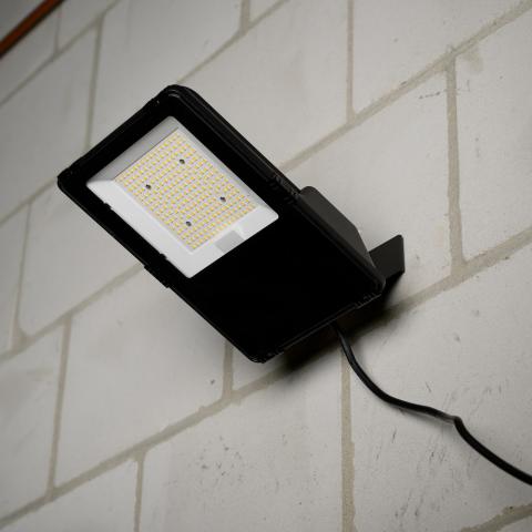 SHADA Strahler - 50 W 7750 lm 4000 K IP66 - CREE LED - Sosen Netzteil 
