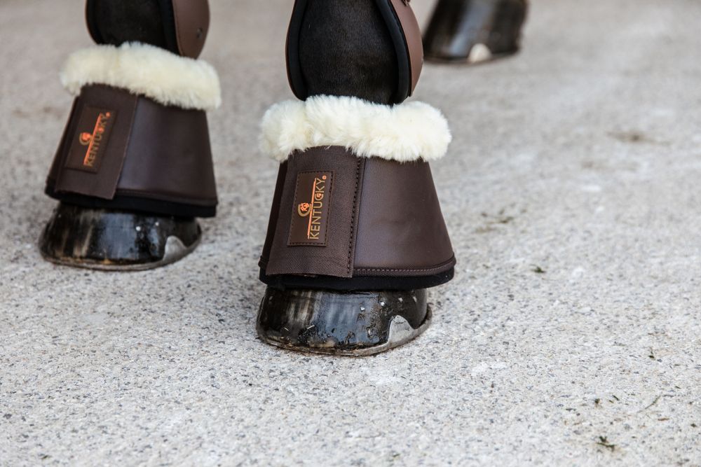 KENTUCKY® HORSEWEAR Schaffell-Hufglocken Leder, braun/natur