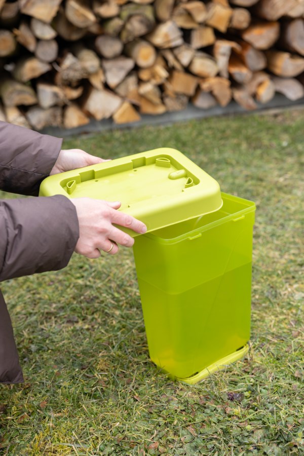 KERBL Geflügeltränke mit Standfüßen, grün