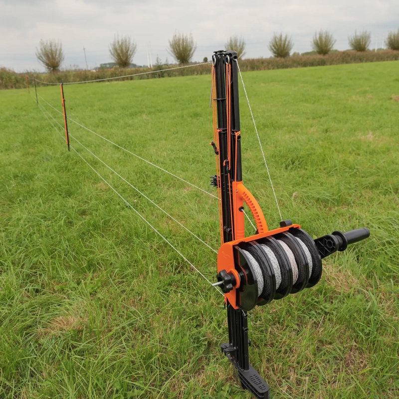 GALLAGHER SmartFence V2 (4 Stück) - 10 Pfähle, 4 Drähte und Rollen in einem System