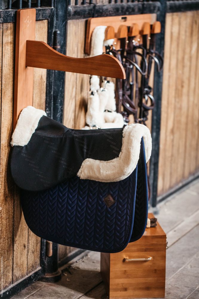 KENTUCKY® GROOMING DELUXE Saddle Rack