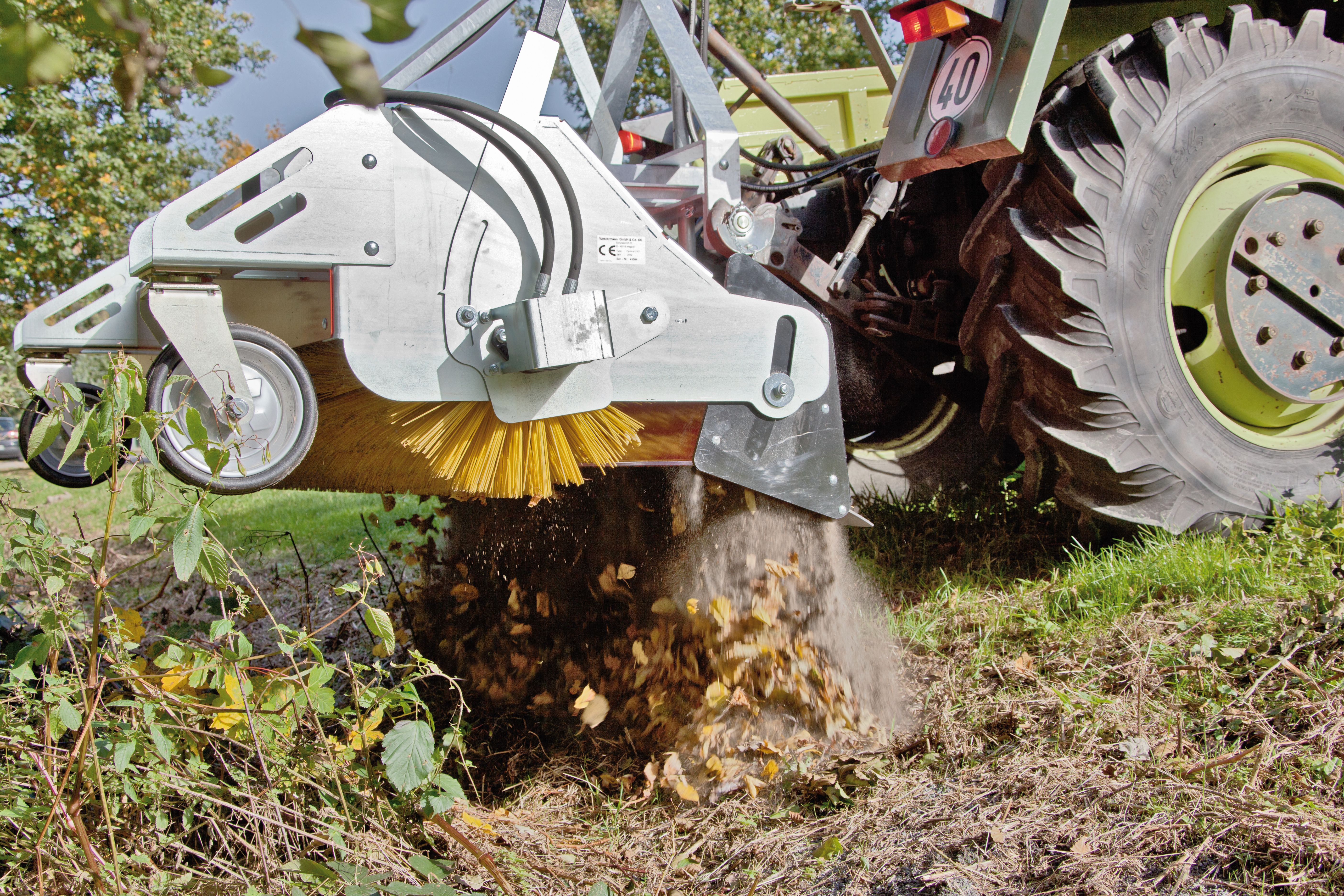 WESTERMANN Anbaukehrmaschine "Optimal" 2300 "Heck"