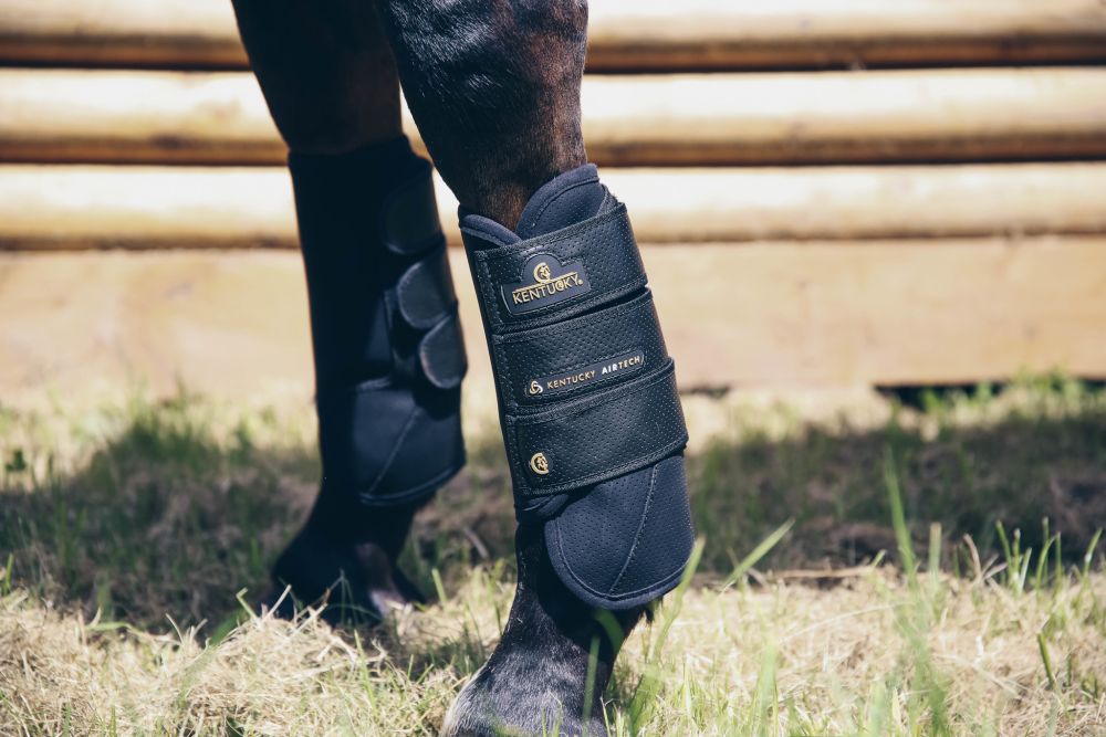 KENTUCKY® HORSEWEAR Geländegamaschen Air Tech vorne, schwarz