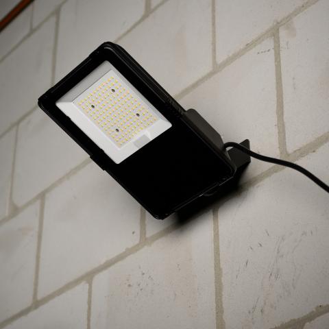 SHADA Strahler - 30 W 4650 lm 4000 K IP66 - CREE LED - Sosen Netzteil