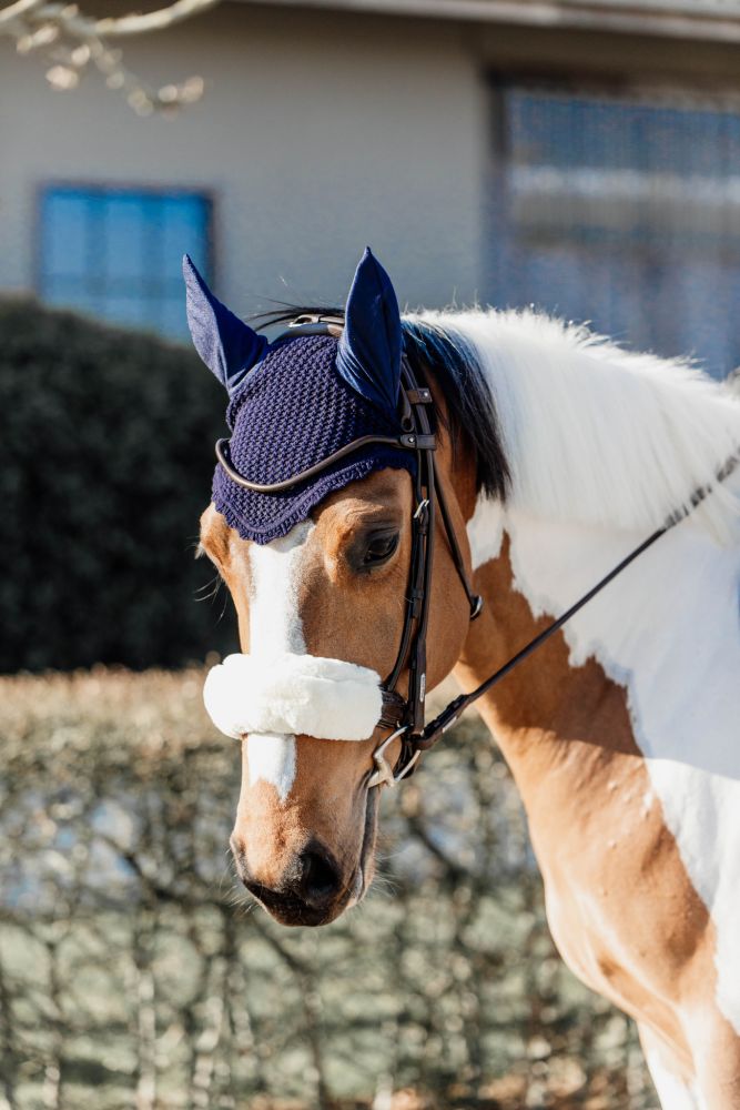 KENTUCKY® HORSEWEAR Schaffell-Nasenriemenschoner, natur