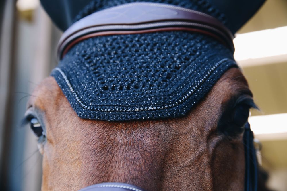 KENTUCKY® HORSEWEAR Fliegenhaube Wellington Sparkling Soundless, marine