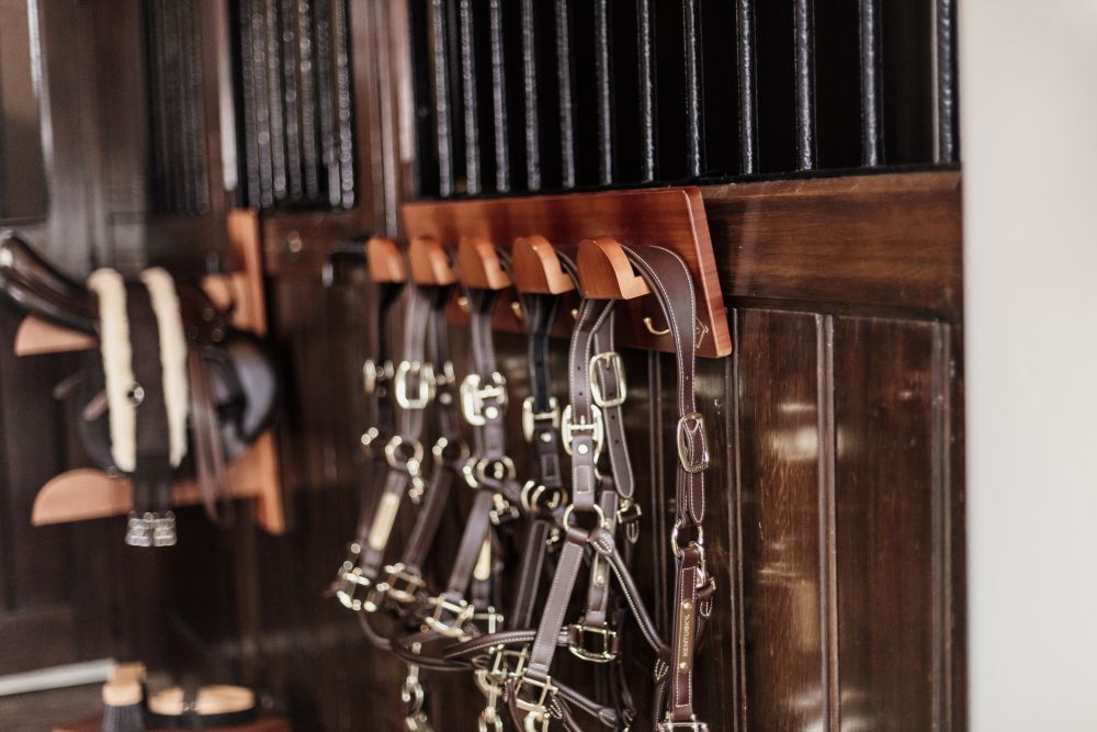 KENTUCKY® GROOMING DELUXE Bridle Rack