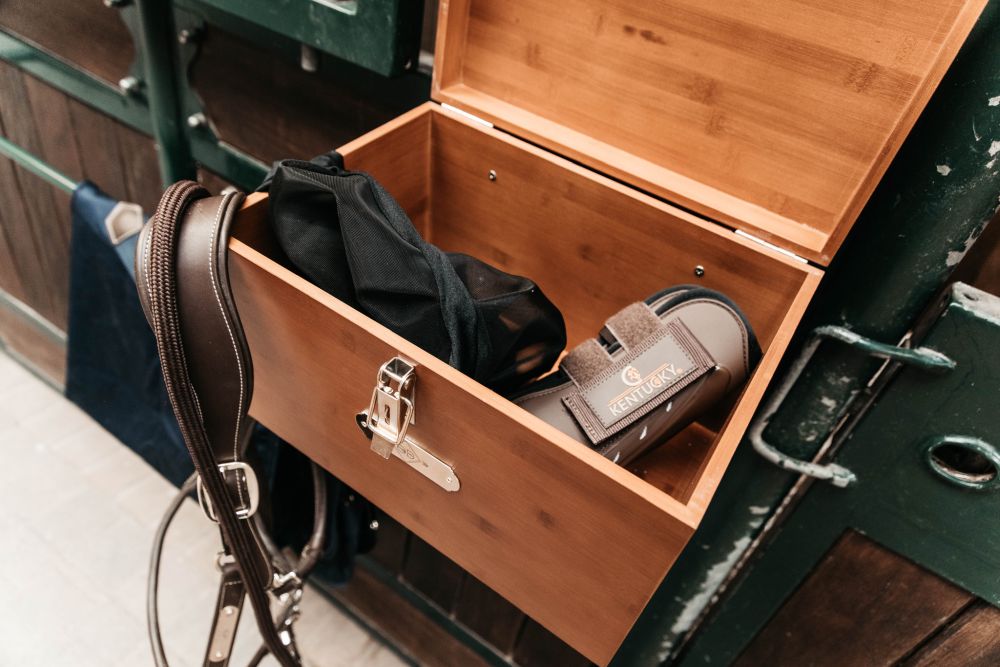 KENTUCKY® GROOMING DELUXE Stall Tack Box