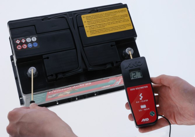 AKO Digital Duo Voltmeter