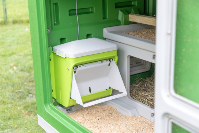 KERBL SmartCoop Futterautomat mit Schutzklappe
