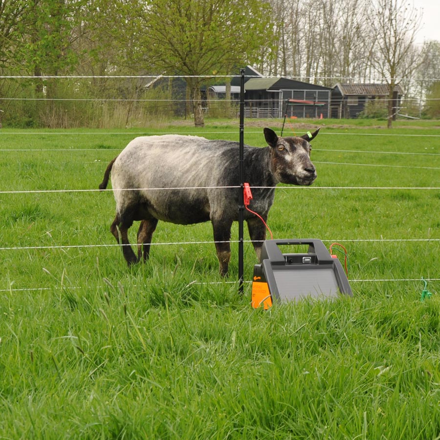 GALLAGHER SmartFence V2 (4 Stück) - 10 Pfähle, 4 Drähte und Rollen in einem System
