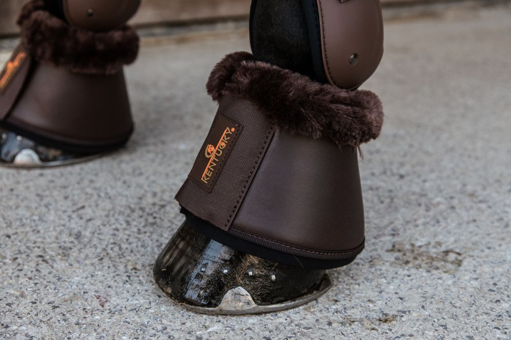 KENTUCKY® HORSEWEAR Schaffell-Hufglocken Leder, braun/braun