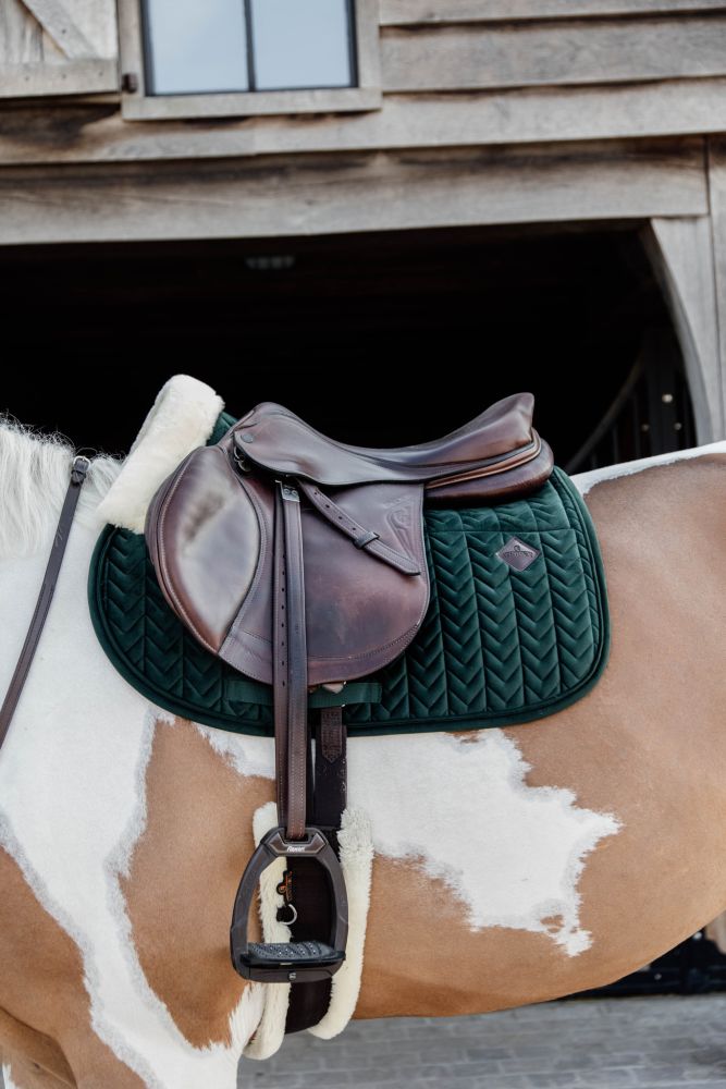 KENTUCKY® HORSEWEAR Skin Friendly Schabracke Velvet Springen, tannengrün