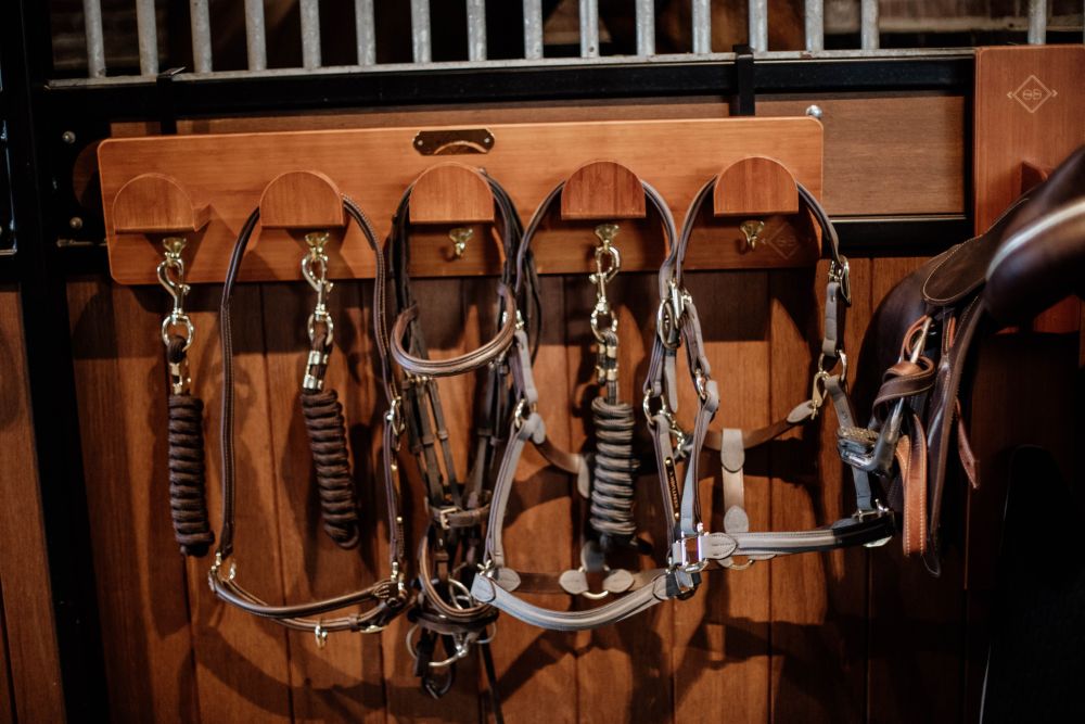 KENTUCKY® GROOMING DELUXE Bridle Rack