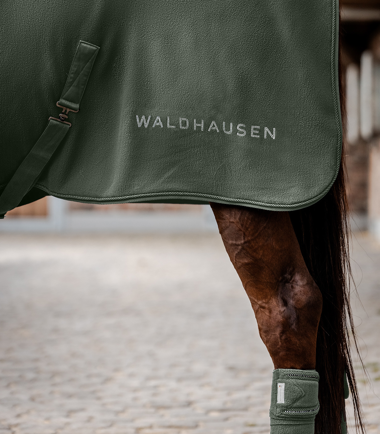 WALDHAUSEN Fleecedecke Nepal, dunkeloliv