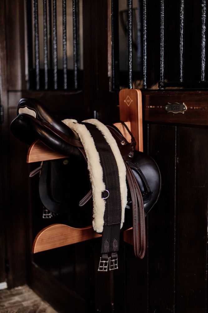 KENTUCKY® GROOMING DELUXE Saddle Rack