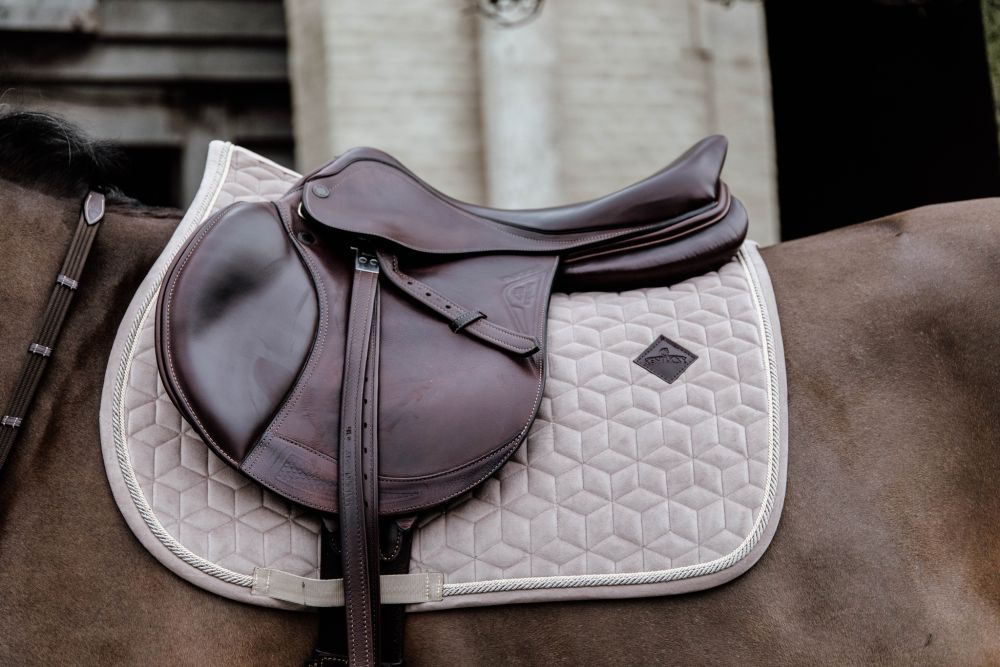 KENTUCKY® HORSEWEAR Schabracke Basic Velvet Springen, beige