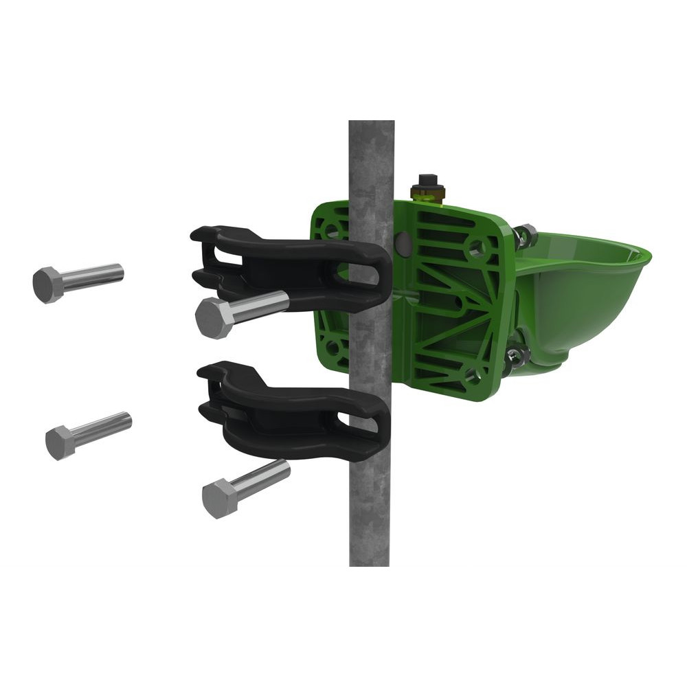 Heizbares Kunststoff-Tränkebecken in Grün mit Rohrventil und schwarzen Befestigungsschellen für die Pfostenmontage