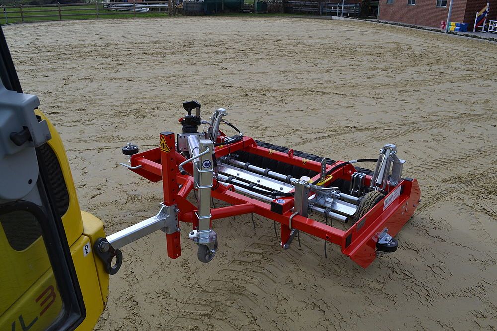 KNEILMANN® Reitbahnplaner Typ 4 Xpert für Schlepperanbau KAT 1/2