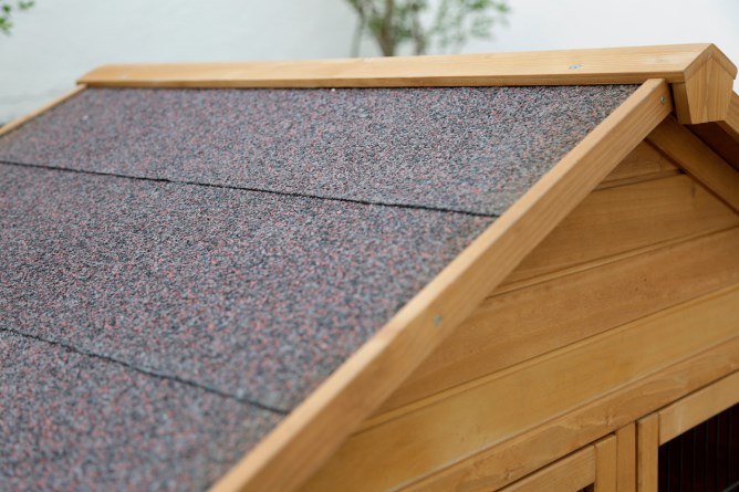 KERBL Nagerstall Südtirol 125 x 87 x 142 cm mit Heuraufe