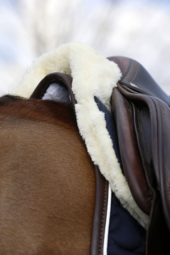 KENTUCKY® HORSEWEAR Lammfell Sattelpad Absorb, marine