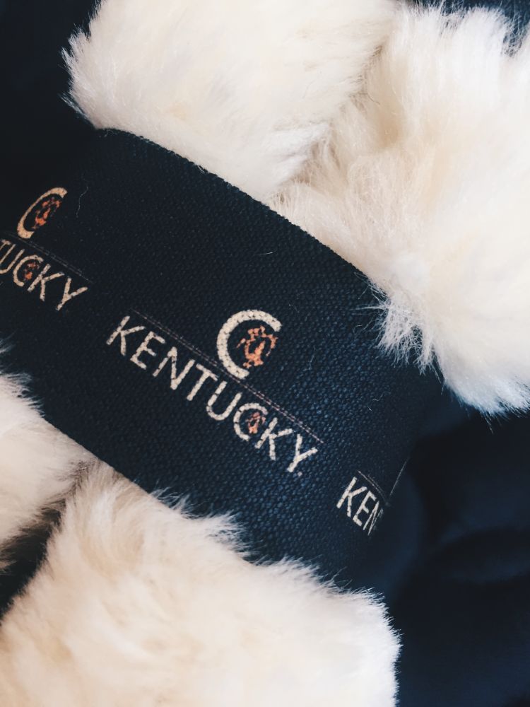 KENTUCKY® HORSEWEAR Lammfell Fesselschutz