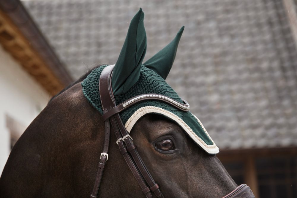 KENTUCKY® HORSEWEAR Fliegenhaube Wellington Velvet Contrast, pinien-grün