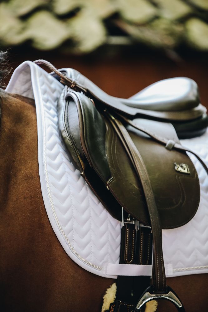 KENTUCKY® HORSEWEAR Schabracke Fishbone Springen, weiß