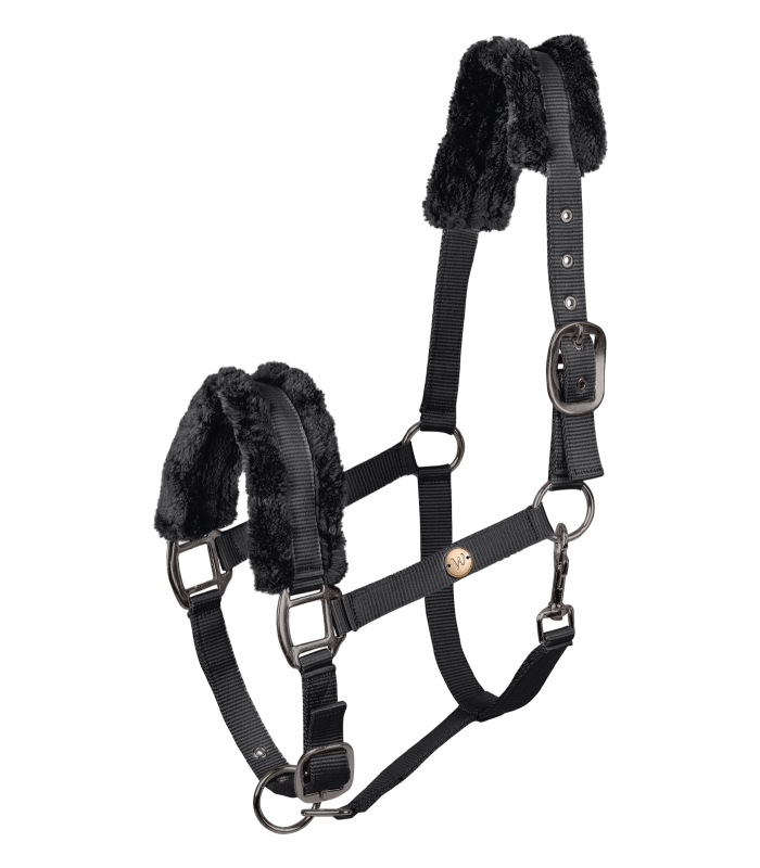 Schwarzes Halfter Modern Ros von WALDHAUSEN mit Kunstfellpolsterung und anthrazitfarbenen Beschlägen.