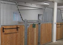 Pferdeboxenfront Akera